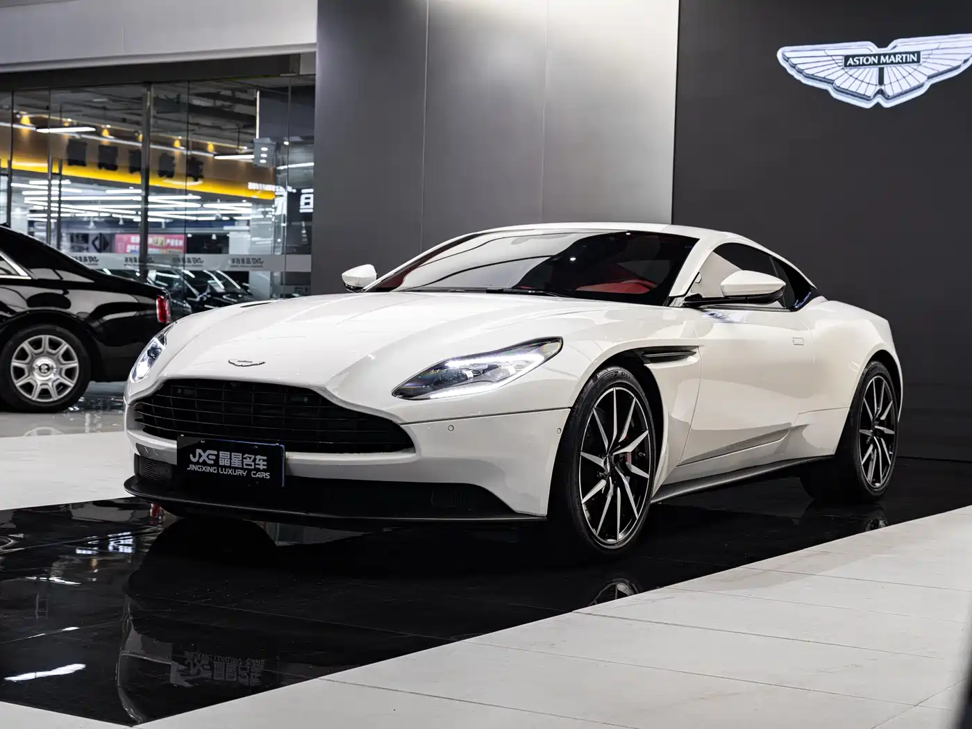Aston Martin DB11 2018 2019 Model 4.0T V8 Coupe