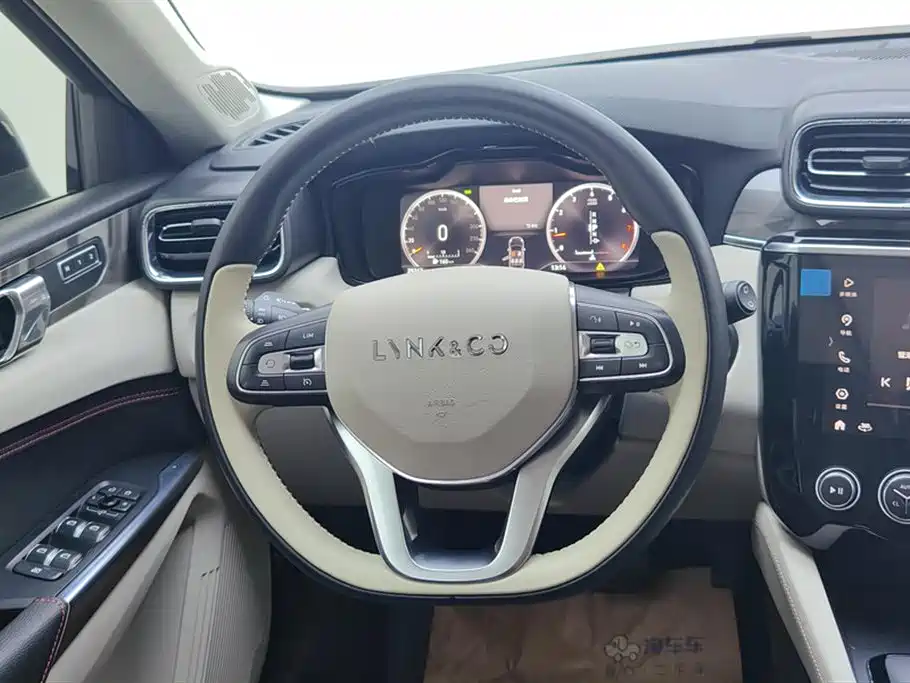 Lynk & Co 02 2019 High Energy Edition 2.0T Auto 2WD Pro Version China VI фото 15