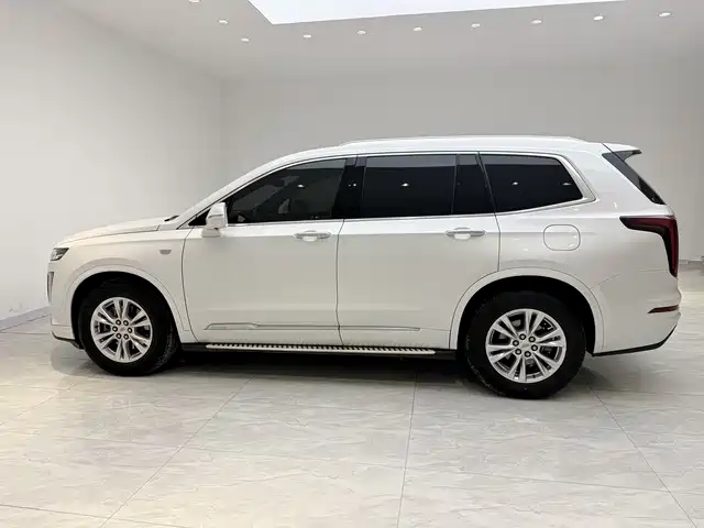 Cadillac XT6 2021 2.0T 7-Seater 4WD Trend Edition фото 3