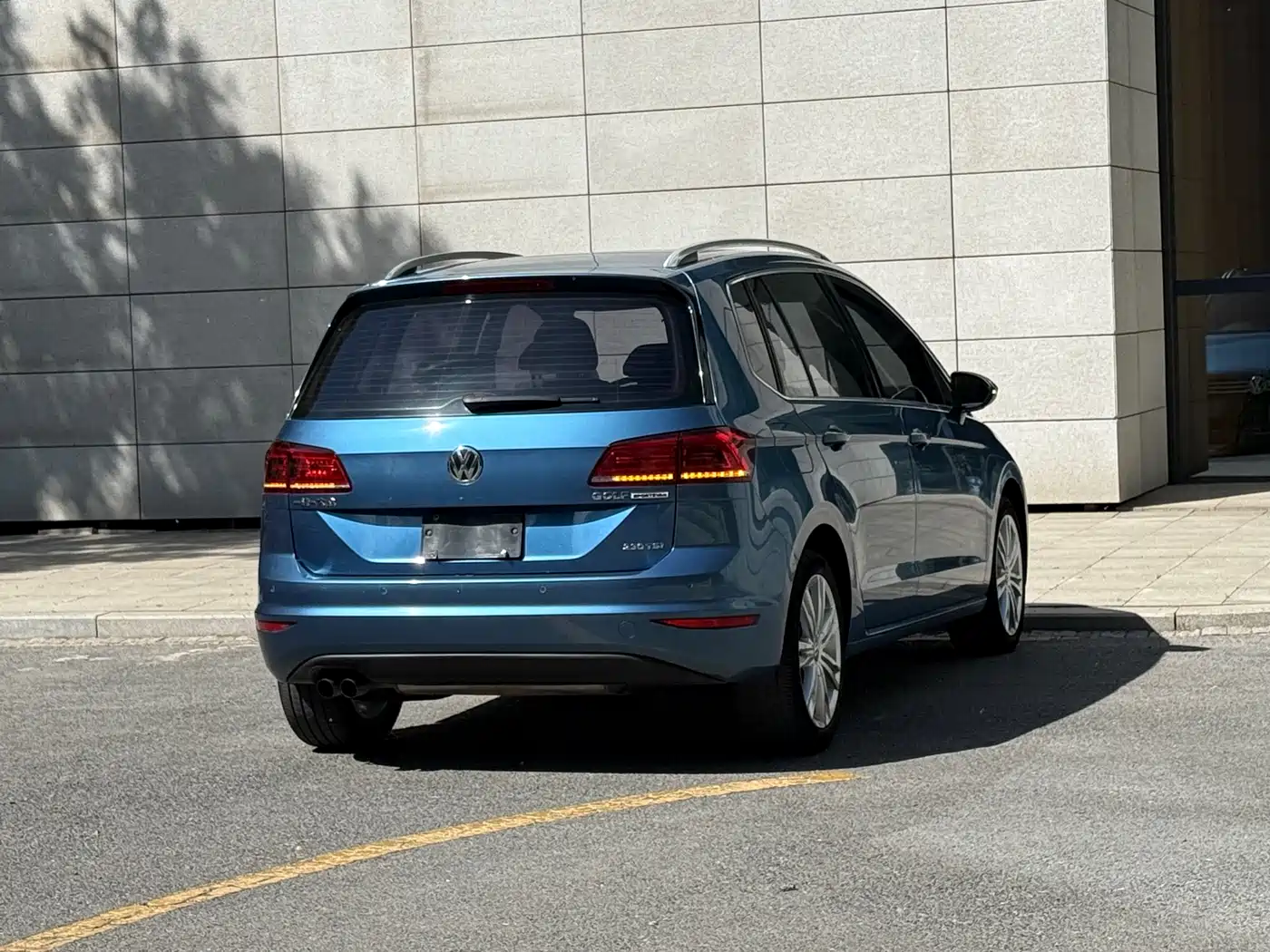 Volkswagen Golf Sportsvan 2018 230TSI Automatic Luxury фото 20