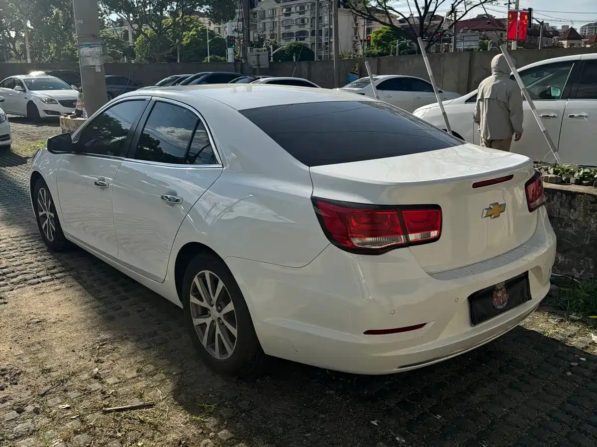 Chevrolet Malibu 2016 2.0L Automatic Luxury фото 16