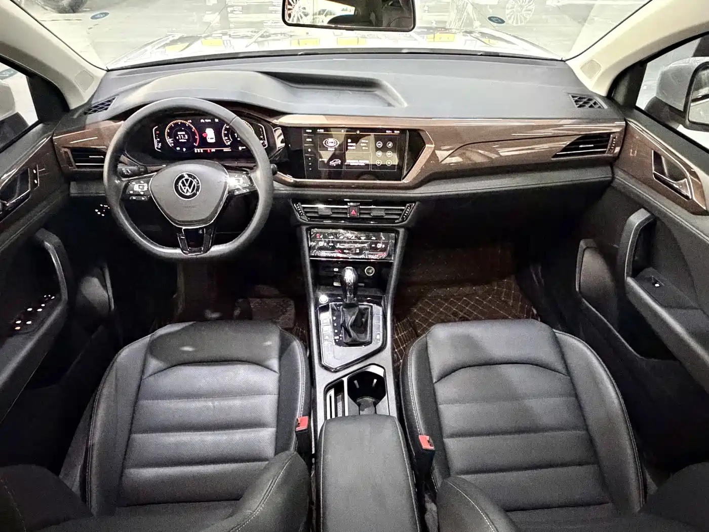 Volkswagen Tharu 2022 280TSI FWD Luxury Edition фото 6