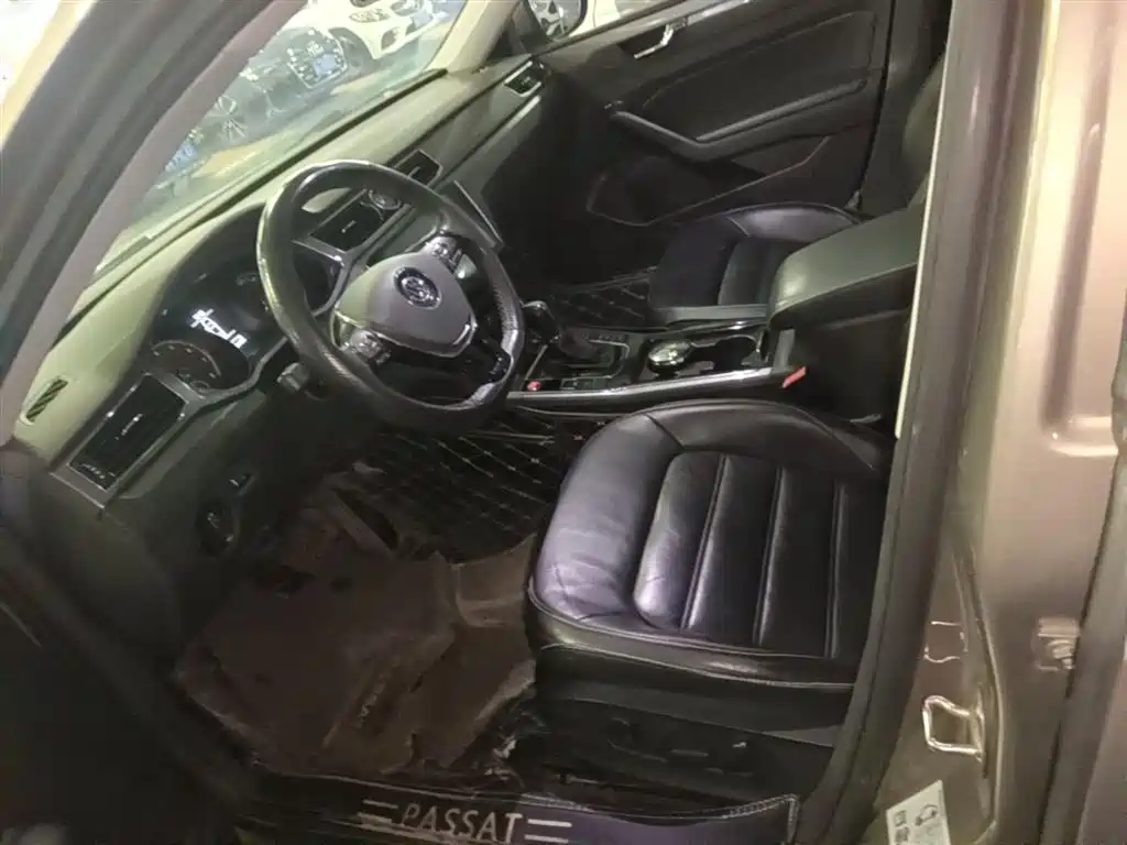 Volkswagen Passat 2017 280TSI DSG Prestige фото 15