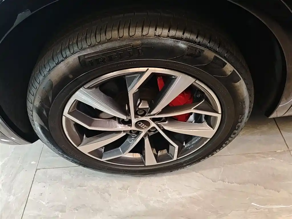 Audi Q5L 2024 Model 40 TFSI Luxury Dynamic фото 23