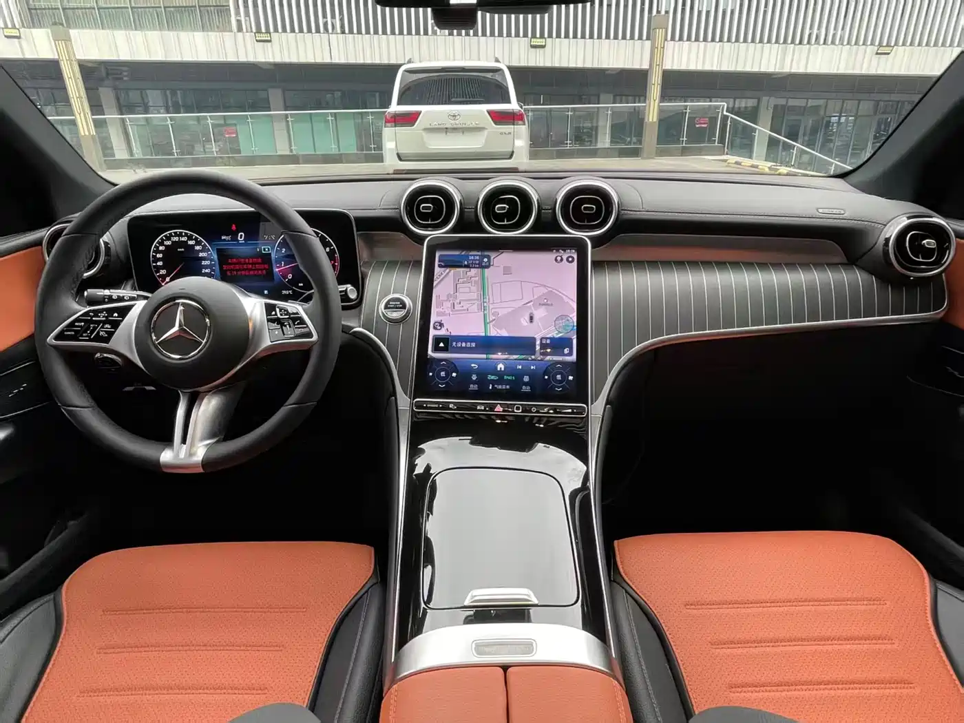 Mercedes-Benz GLC 2023 GLC 260 L 4MATIC Sport 5-seater фото 6
