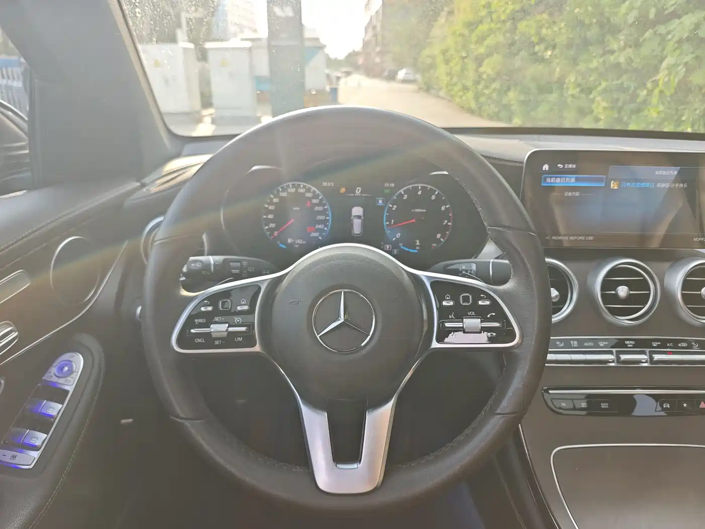 Mercedes-Benz GLC 2022 Facelift GLC 260 L 4MATIC Luxury Model фото 16