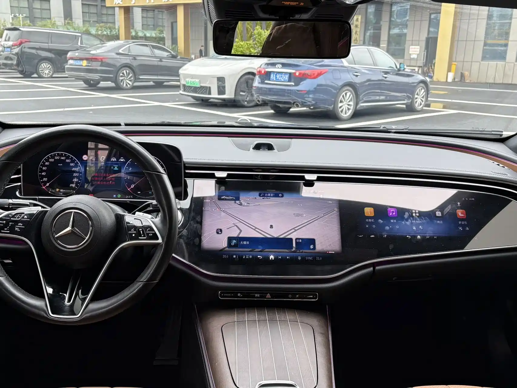 Фото 5 - Mercedes-Benz E-Class