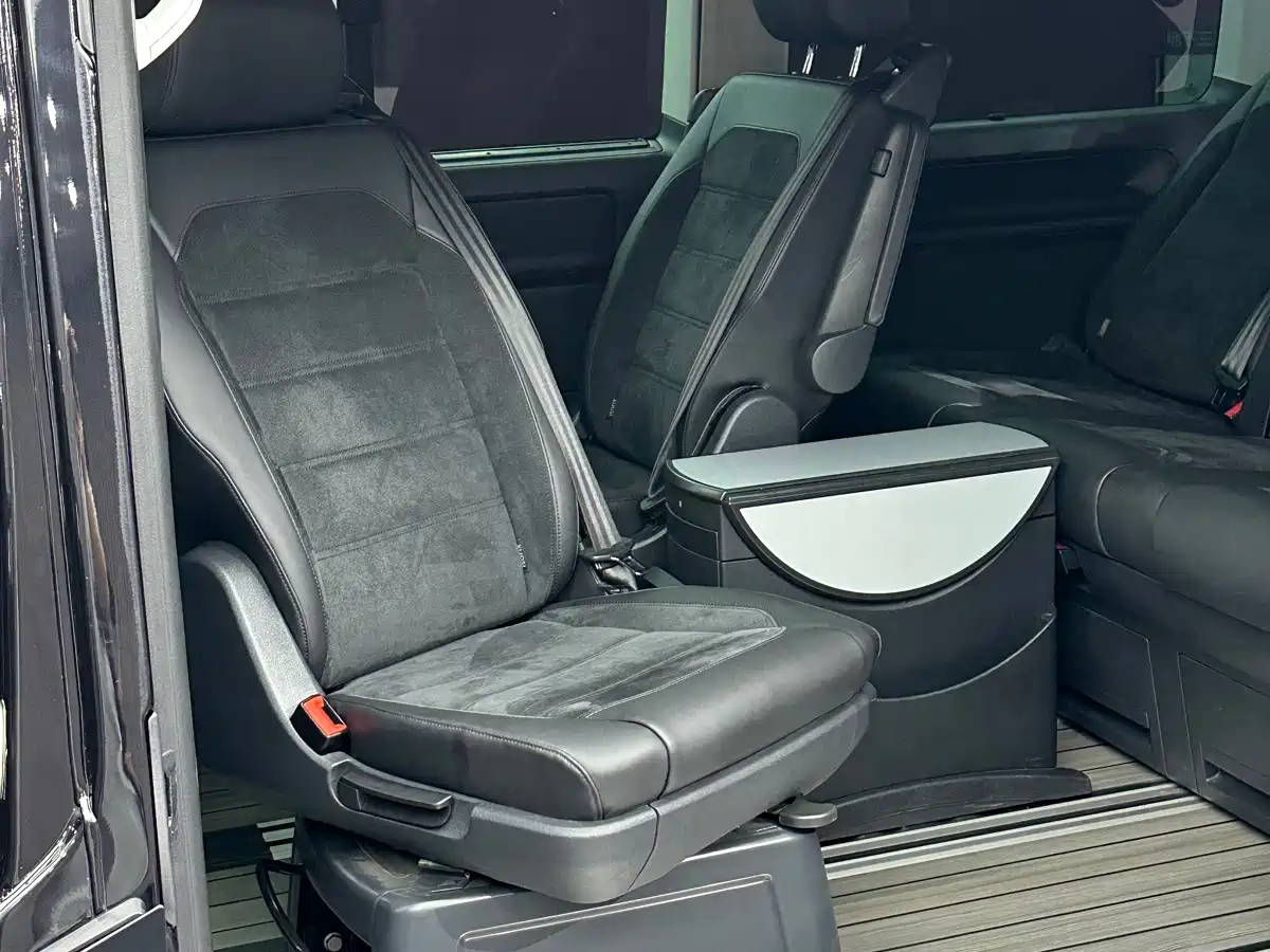 Volkswagen Multivan 2019 2019 2.0TSI 4WD Premium 7-seater