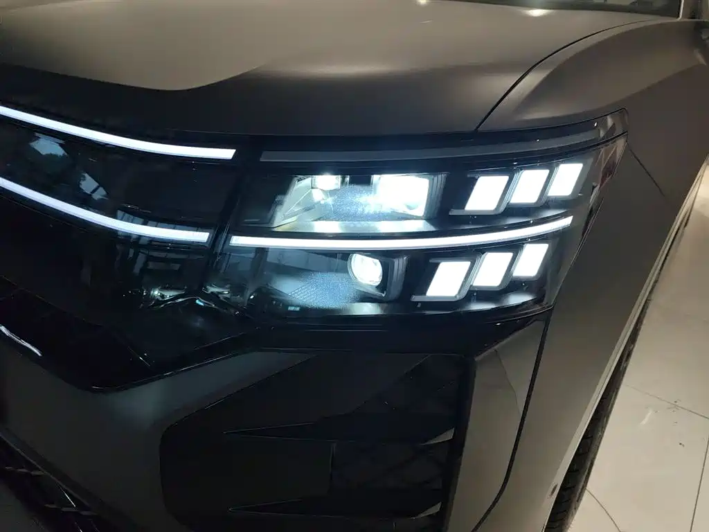 Volkswagen Teramont 2025 Teramont Pro 450TSI 4WD Summit Edition фото 18