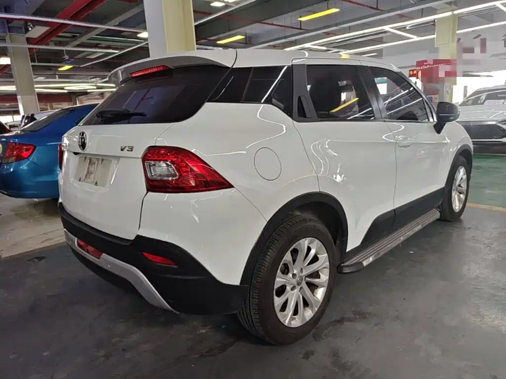 Фото 7 - Zhonghua V3