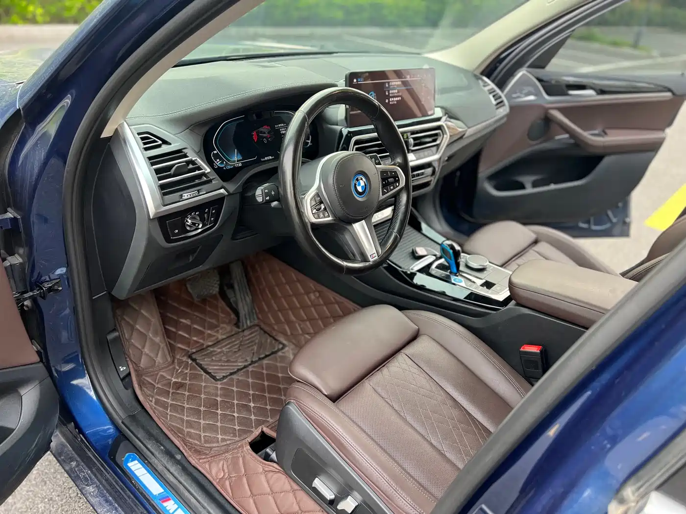 BMW iX3 2022 Leading Edition фото 8