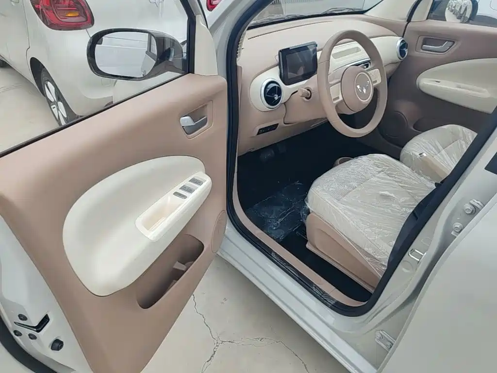 Wuling Motors Hongguang MINIEV 2026 2025 4-Door Advanced