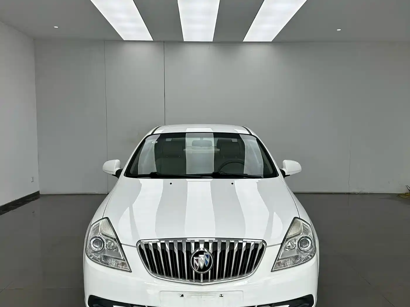Buick Excelle 2015 1.5L Automatic Classic фото 2