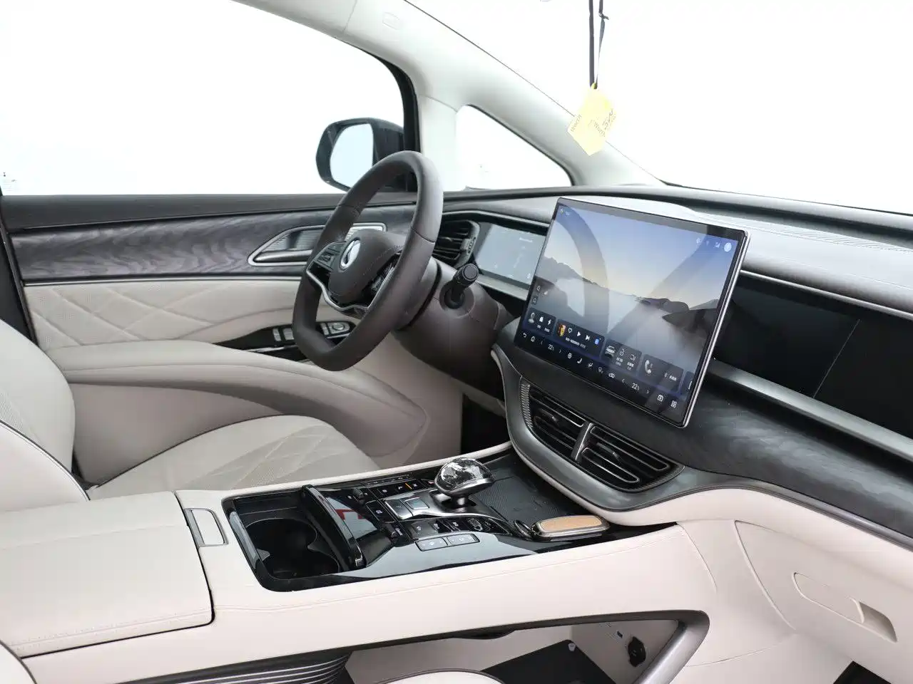 Denza D9 2024 DM-i 1050 Premium фото 12