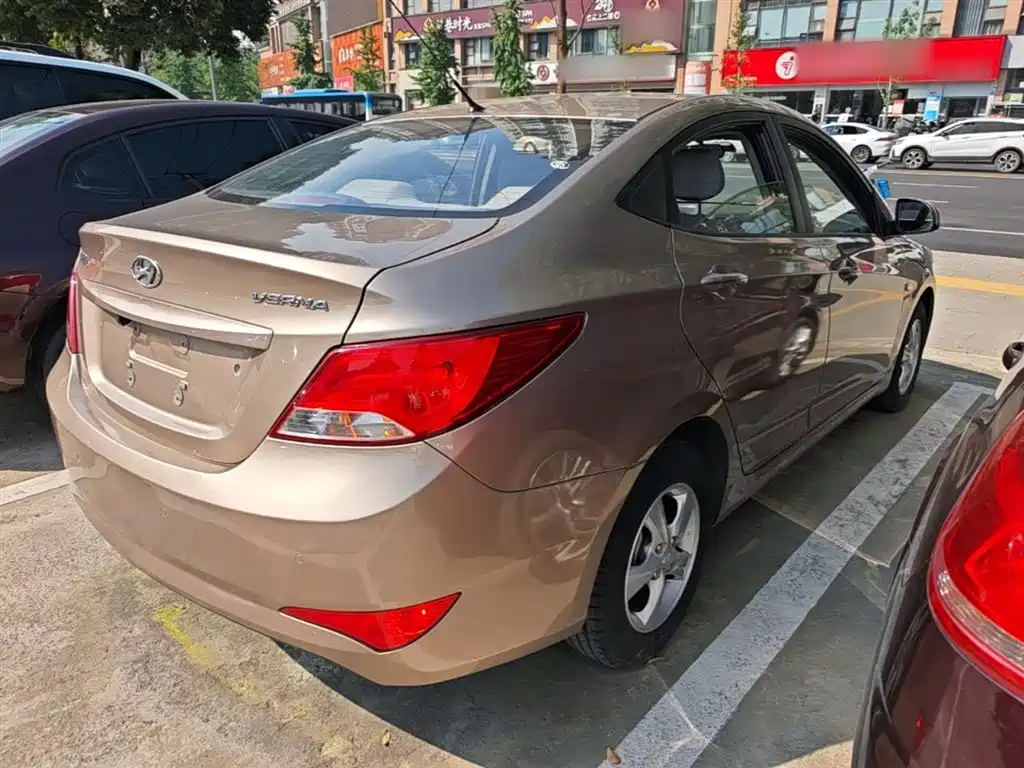 Hyundai Verna 2016 1.4L Automatic Smart GLS фото 7