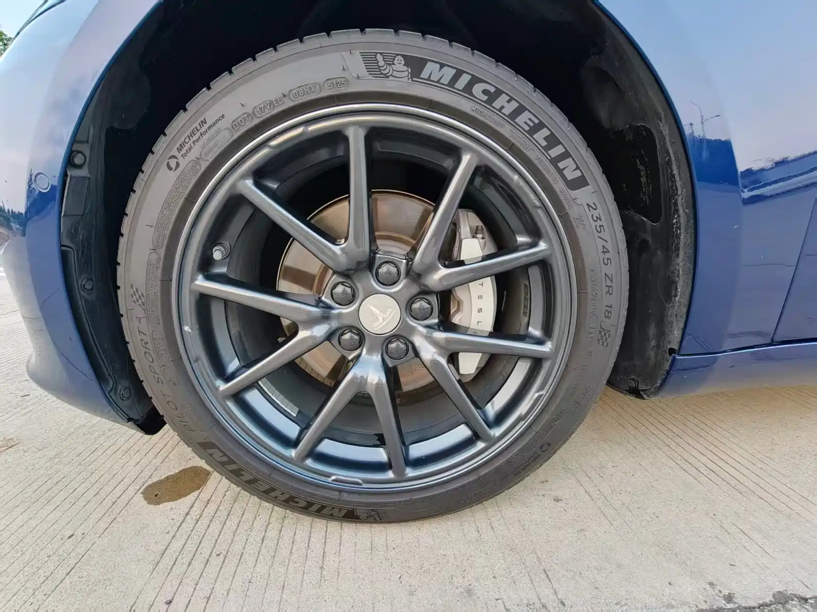 Фото 20 - Tesla Model 3