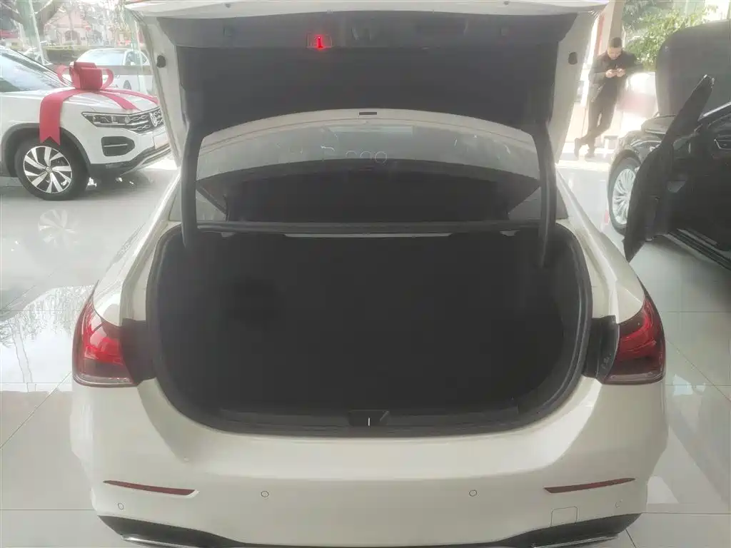 Mercedes-Benz A-Class 2020 A 200 L Sport Sedan фото 19