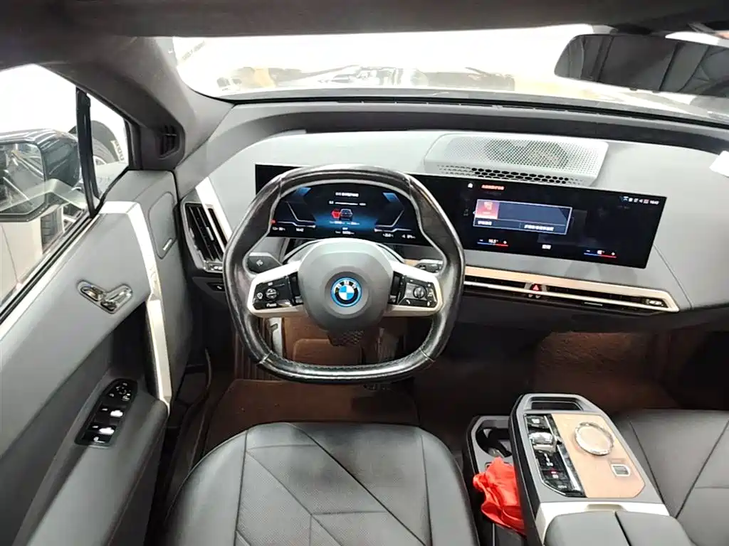 BMW iX 2022 xDrive40 фото 11