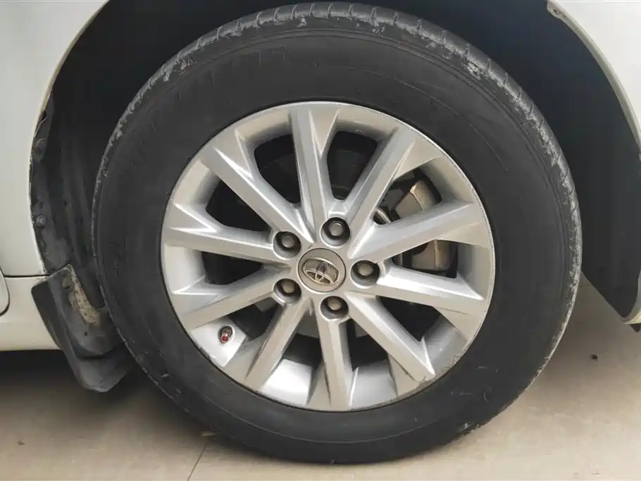 Toyota Camry 2015 2.0G Luxury Edition фото 6