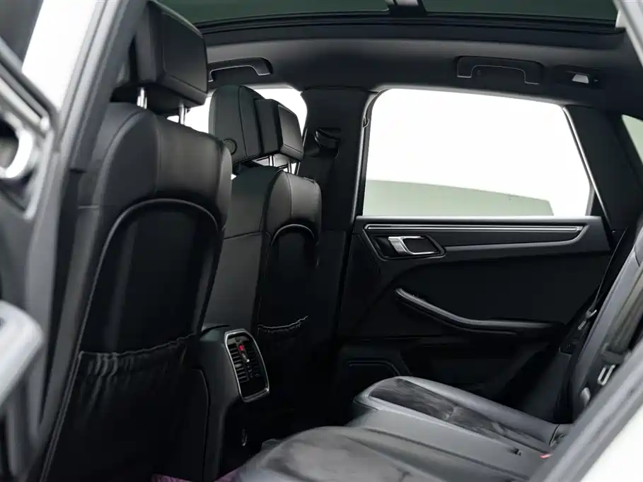Porsche Macan 2018 Macan 2.0T фото 10