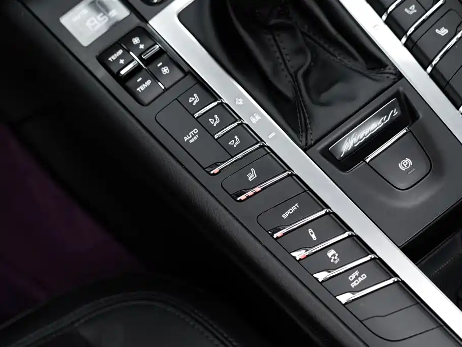 Porsche Macan 2018 Macan 2.0T фото 18