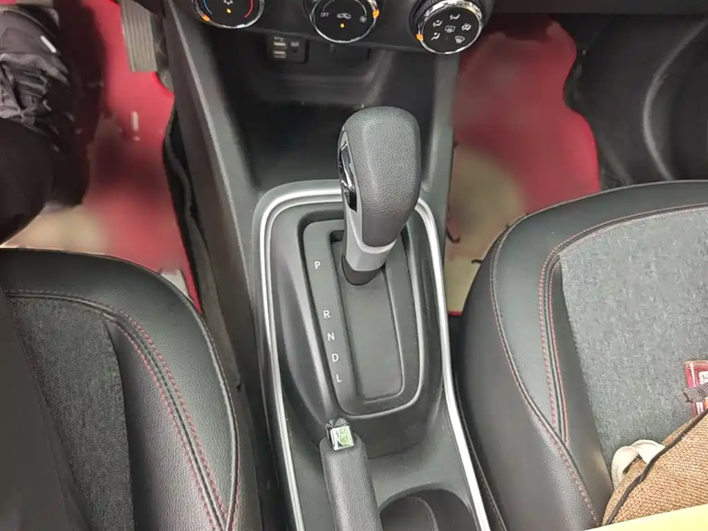 Chevrolet Trax 2019 Redline 325T Auto Fun Edition China VI фото 7