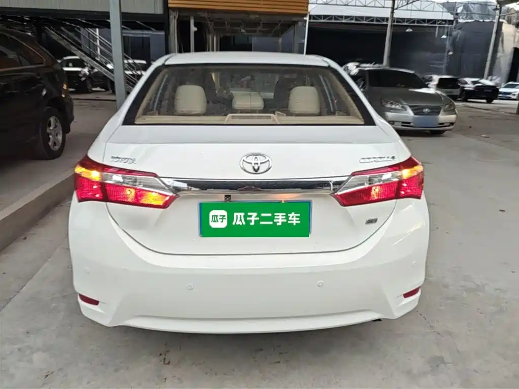 Toyota Corolla 2014 1.6L CVT GL-i фото 6