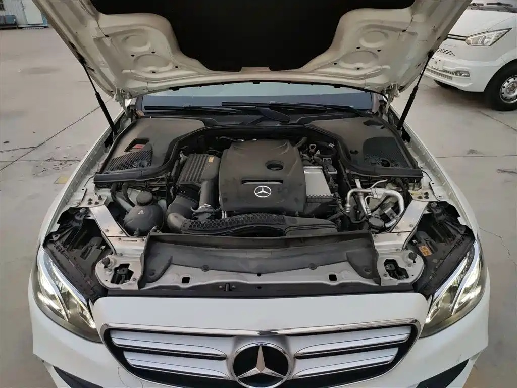 Mercedes-Benz E-Class 2018 Facelift E 200 L Sport фото 9