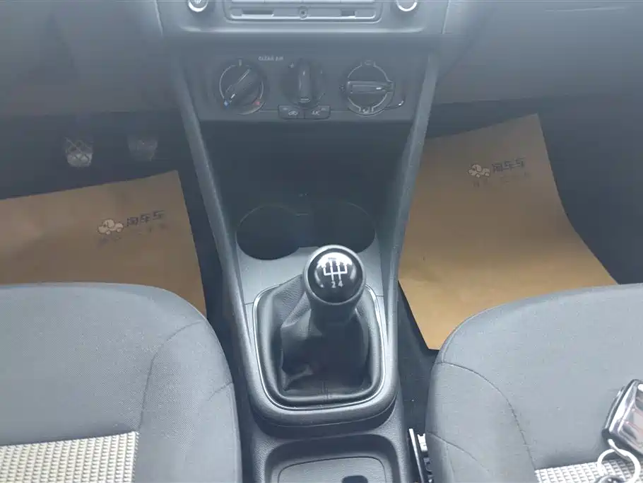 Volkswagen Polo 2016 1.4L Manual Trend фото 16