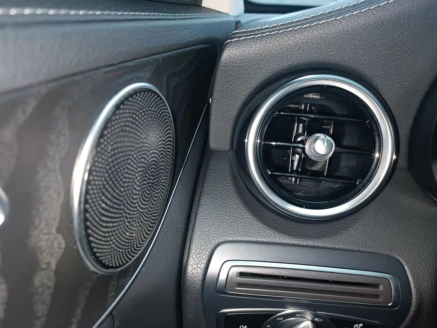 Mercedes-Benz C-Class 2020 C 260 L Sport фото 36