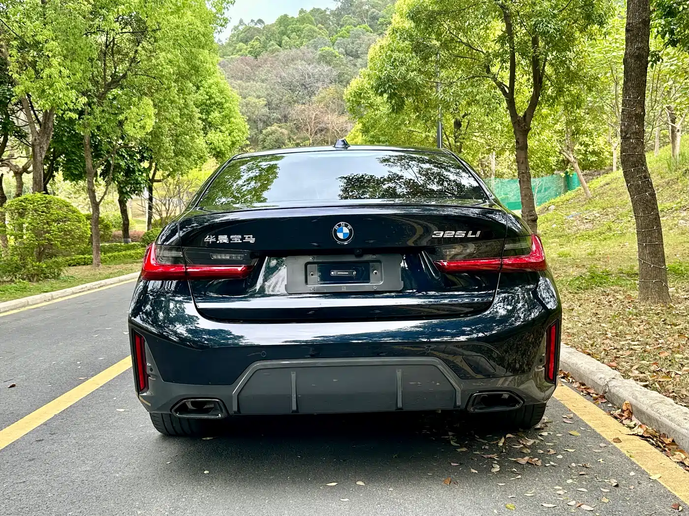 BMW 3 Series 2024 325Li M Sport Shadowline Package фото 6