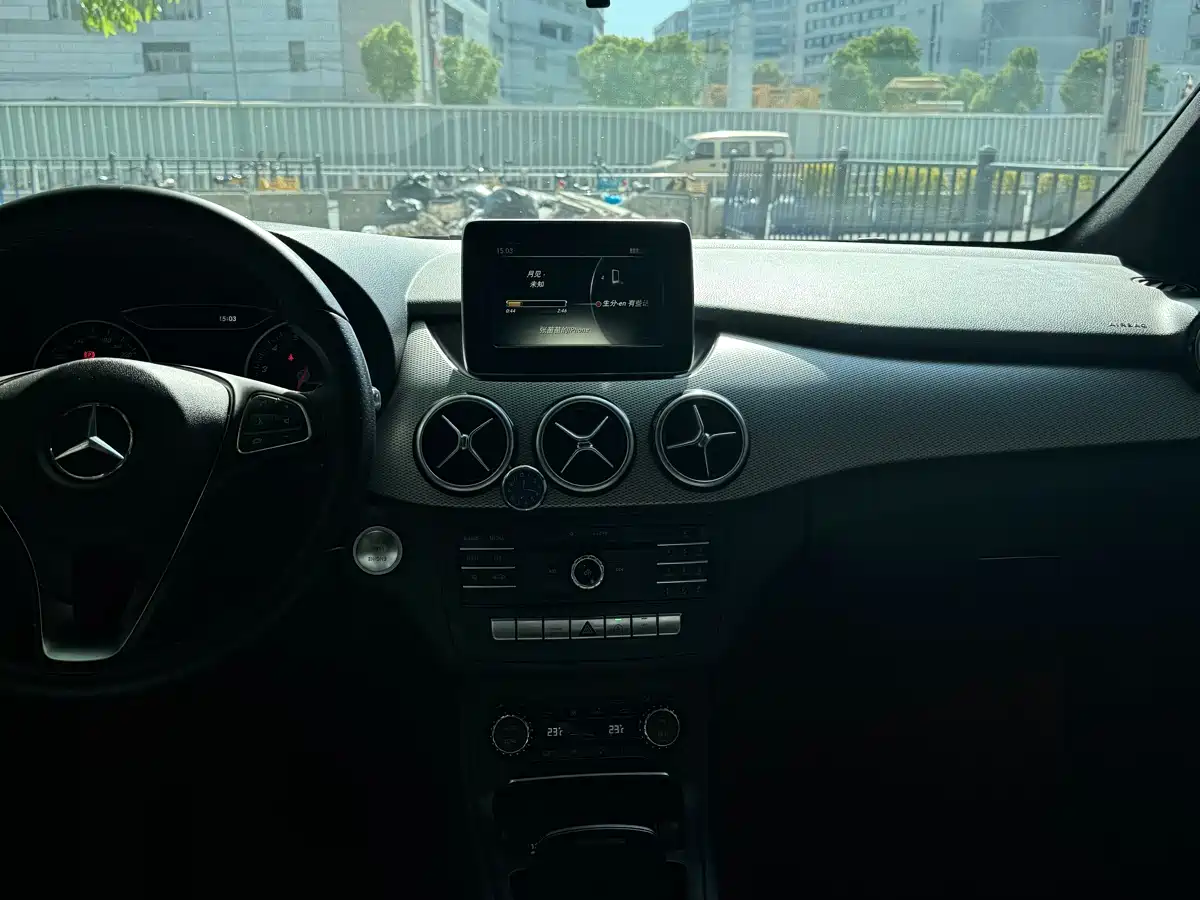 Mercedes-Benz B-Class 2017 B 200 Dynamic фото 10
