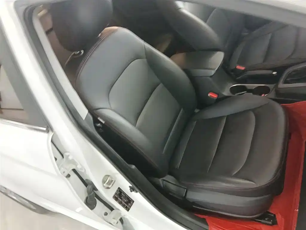 Hyundai Elantra 2016 1.4T DCT Dynamic·Vitality фото 25