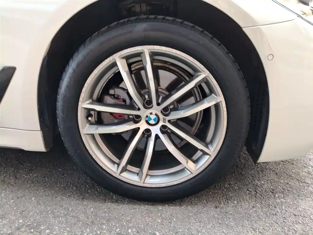BMW 5 Series 2019 525Li M Sport Package фото 26