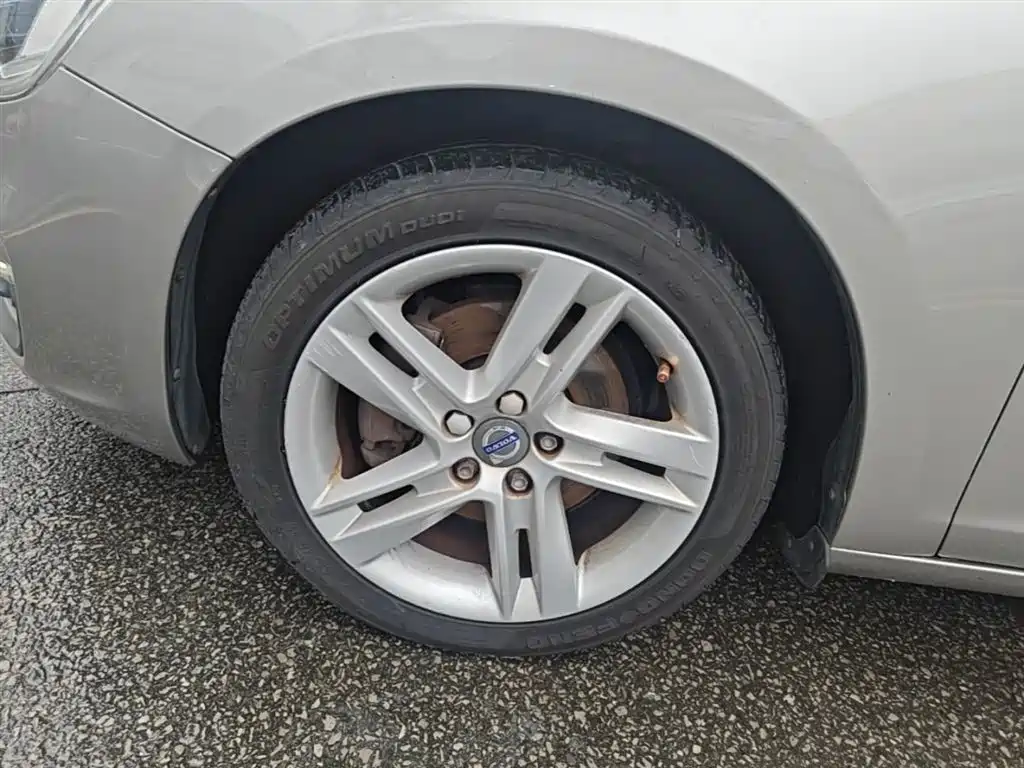 Фото 23 - Volvo S60