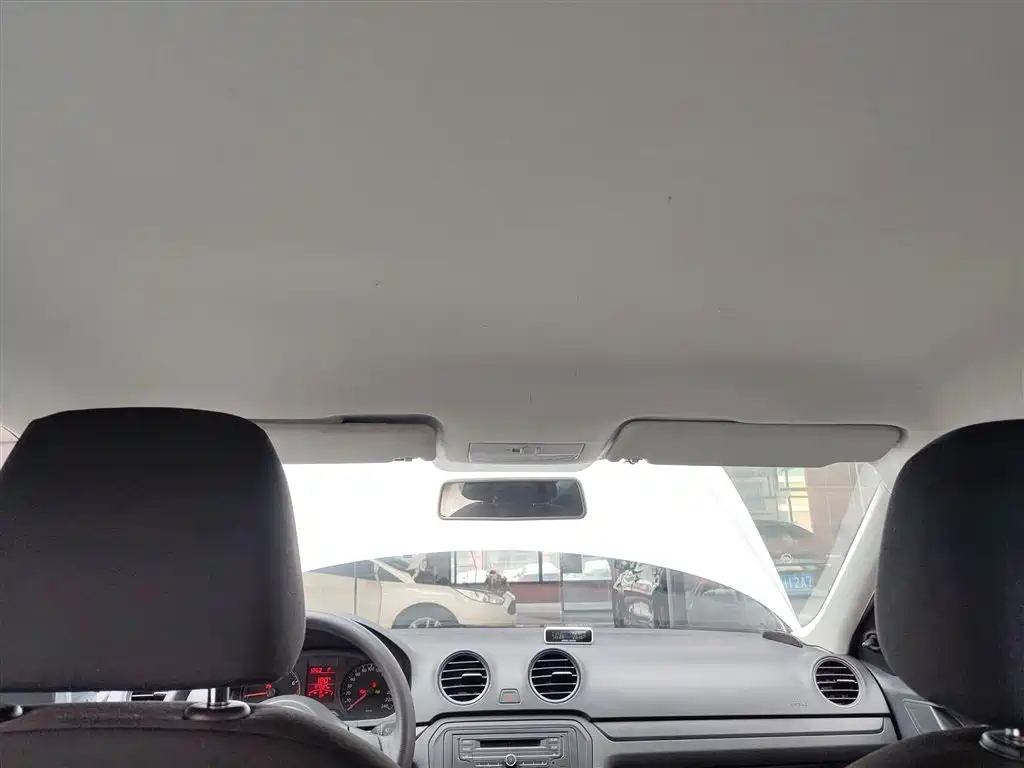 Volkswagen Jetta 2013 1.6L Automatic Fashion фото 14