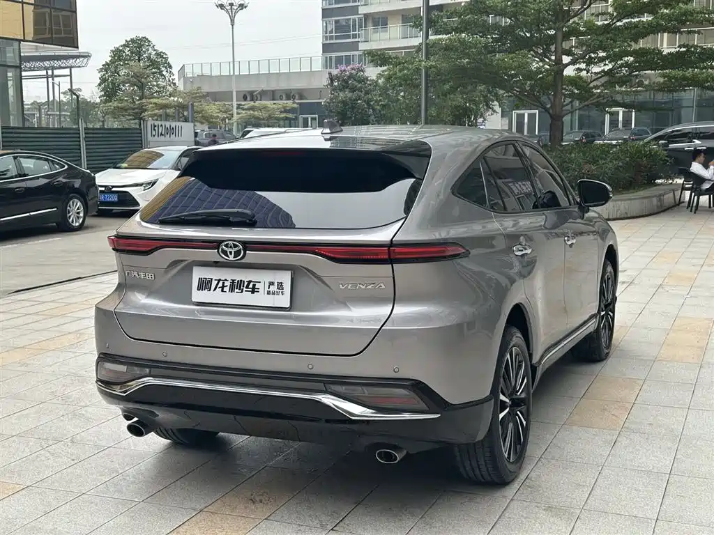 Toyota Venza 2022 2.0L CVT 2WD Premium фото 23