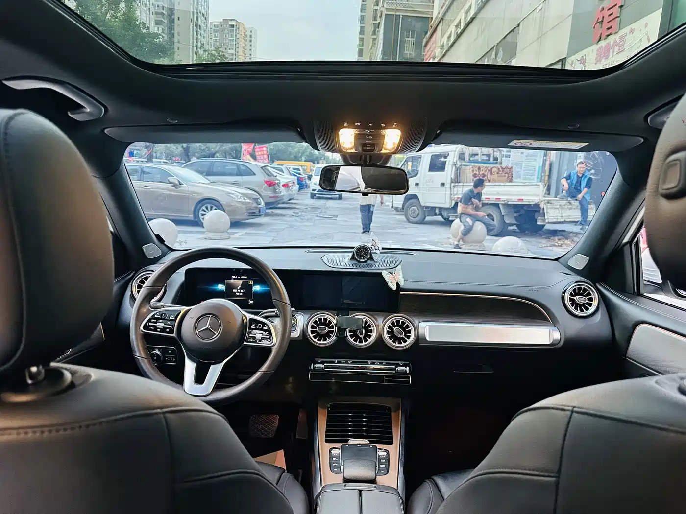 Фото 6 - Mercedes-Benz GLB