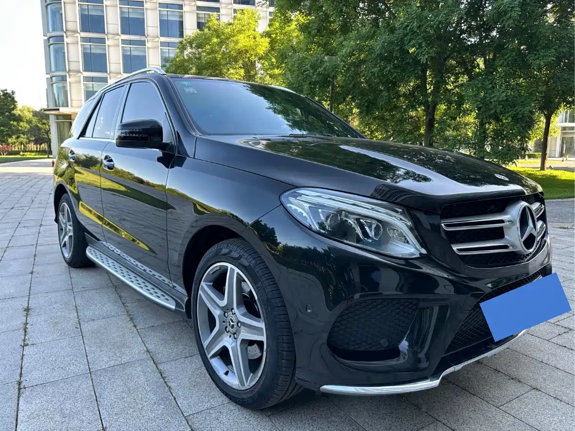 Mercedes-Benz GLE 2018 GLE 400 4MATIC Ultimate Edition фото 3