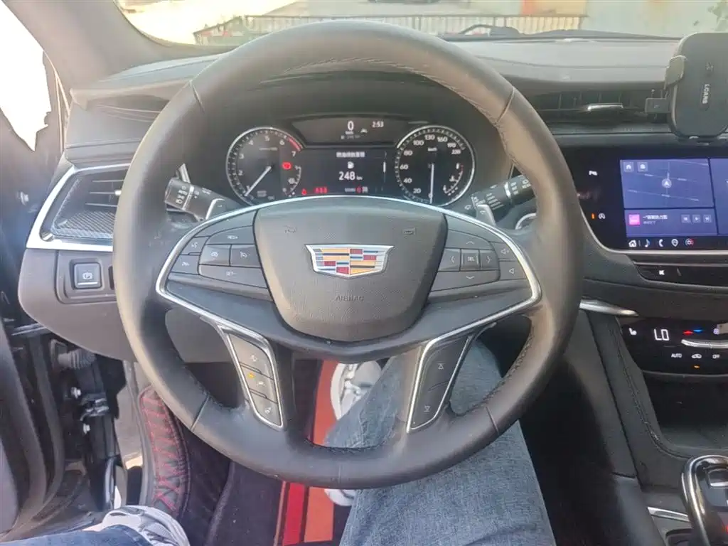 CADILLAC XT5