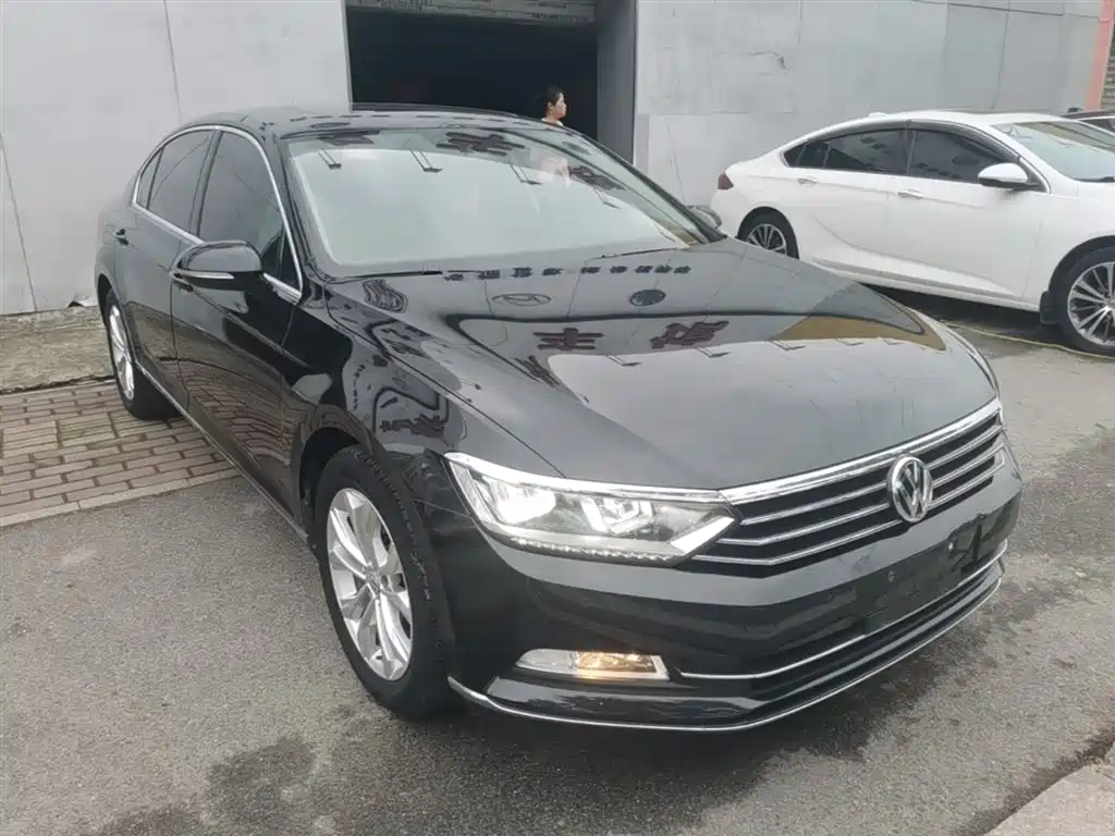 Volkswagen Magotan 2017 330TSI DSG Luxury фото 4