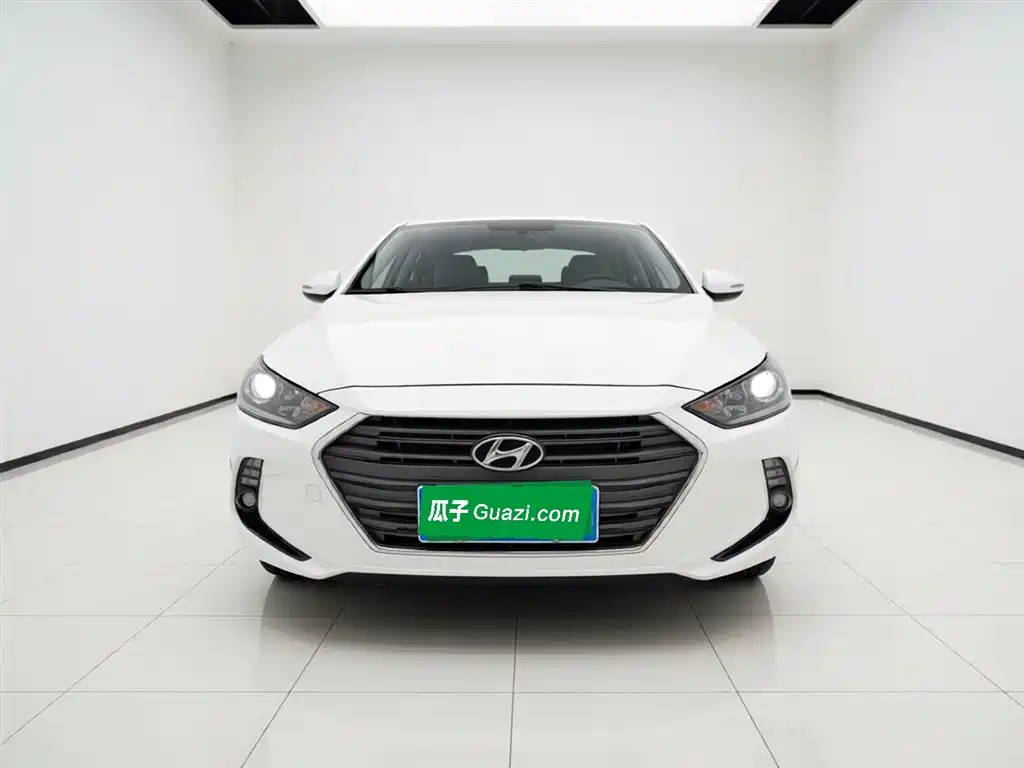 Hyundai Elantra 2018 1.6L Automatic 15th Anniversary Special Edition фото 2