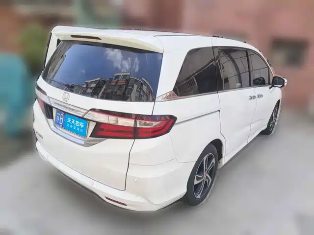 Honda Odyssey 2017 2.4L Smart Edition — фото 2