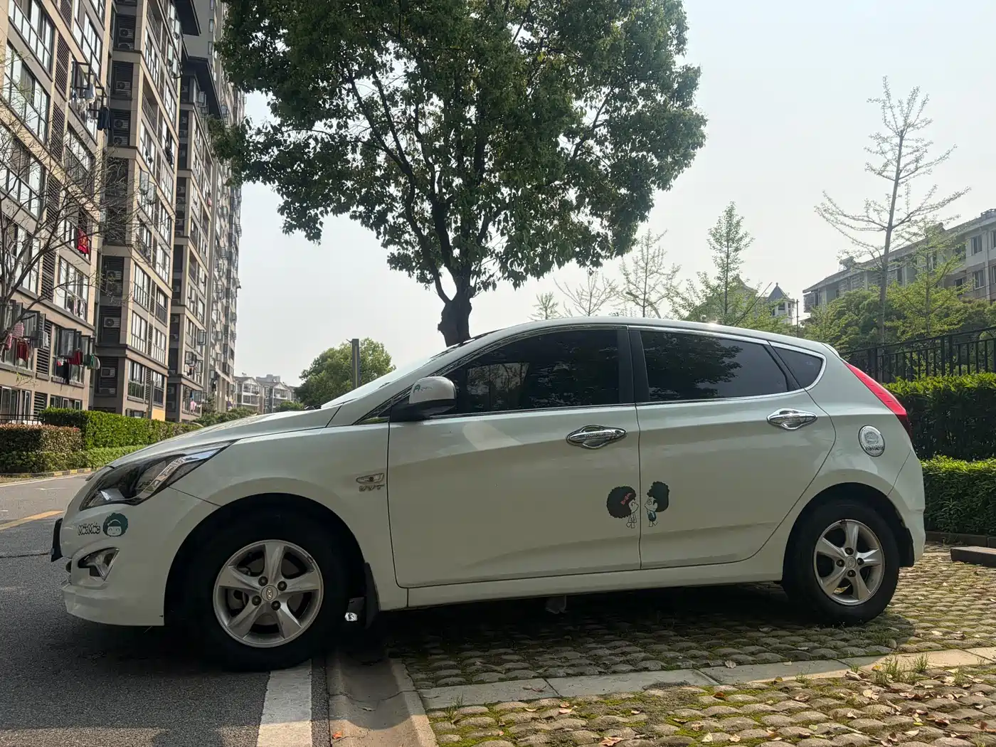 Hyundai Reina 2014 Model 1.4L Automatic GLX фото 4