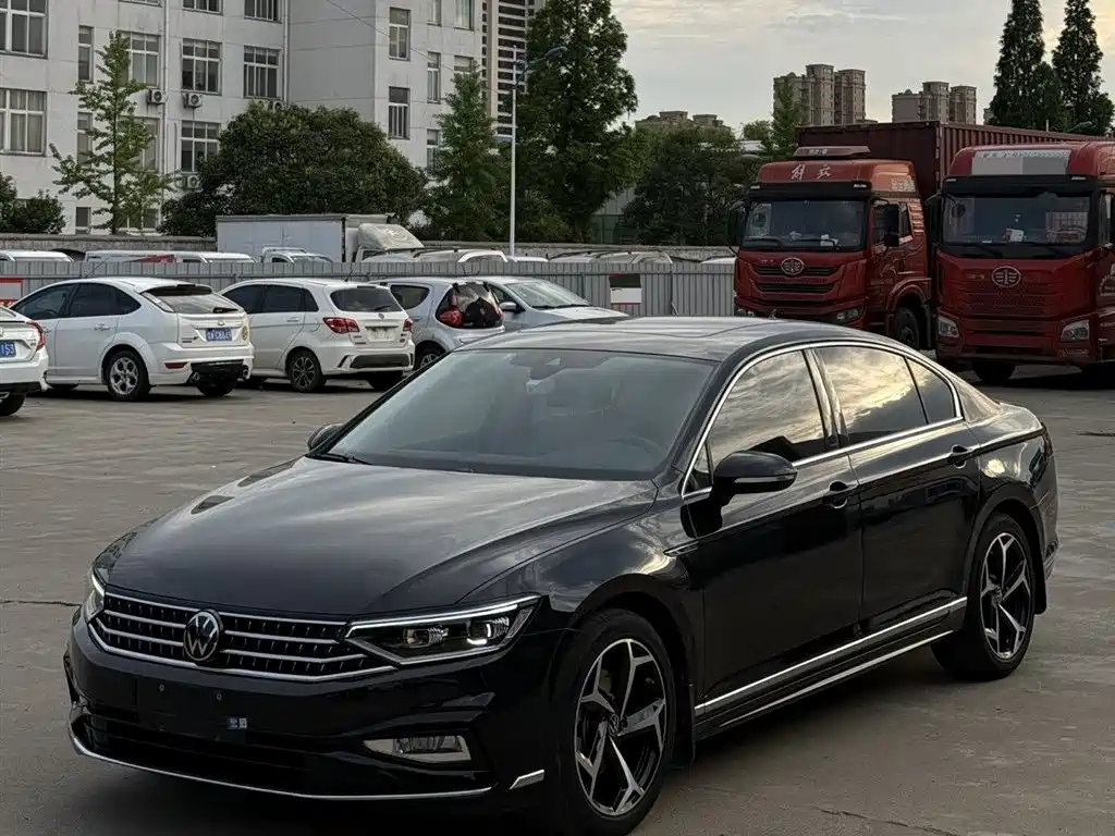 Volkswagen Magotan 2023 Model 2 Million Commemorative Edition 330TSI DSG Luxury