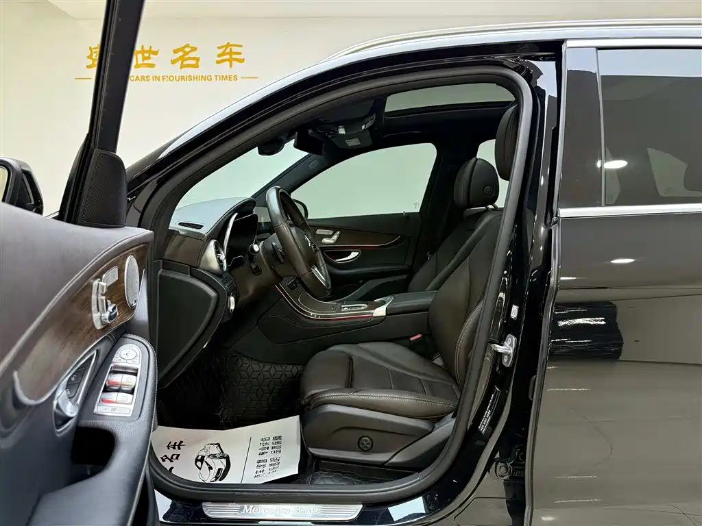Mercedes-Benz GLC 2020 GLC 300 L 4MATIC Luxury фото 5