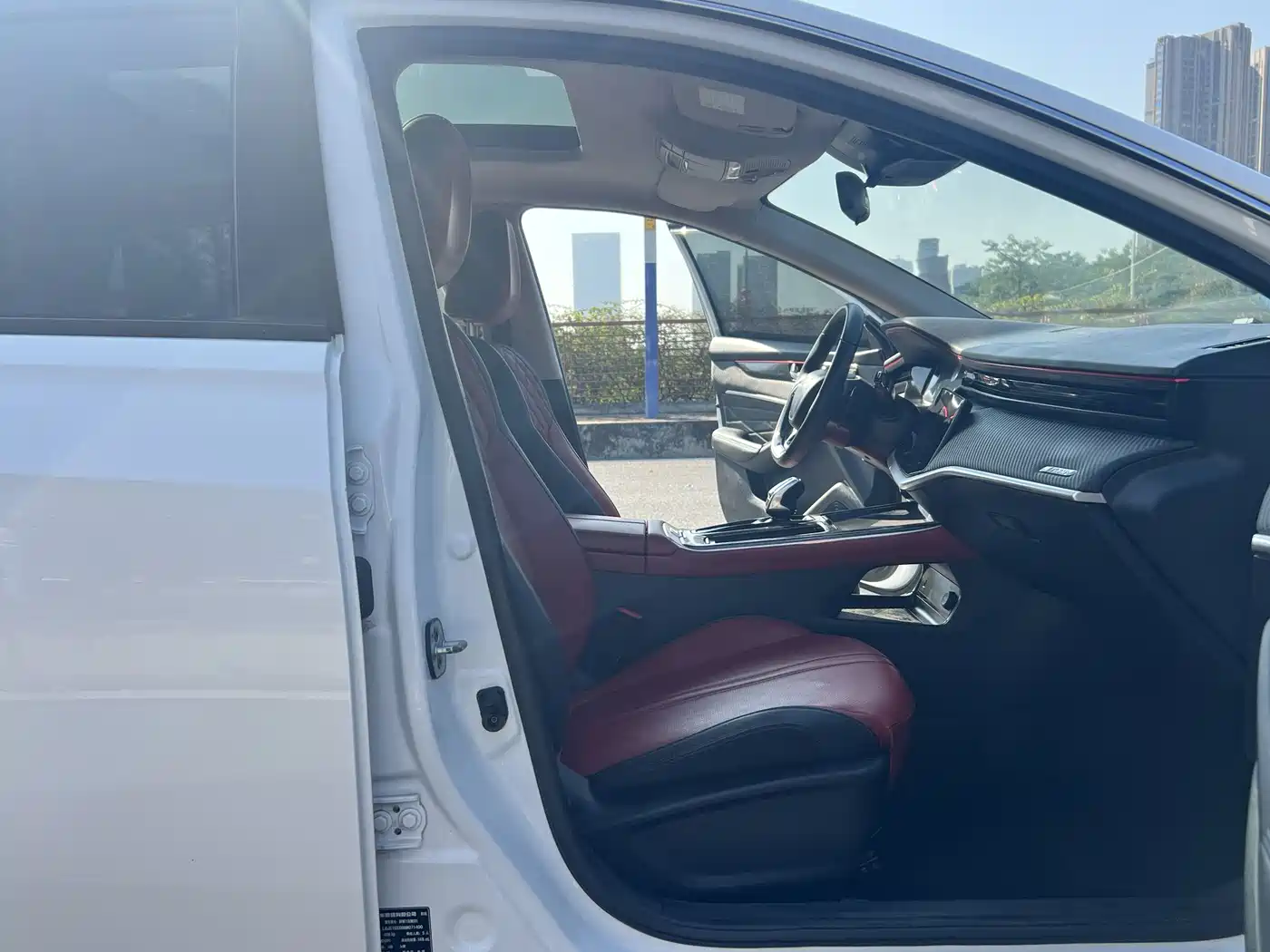 DONGFENG YI HYUN MAX