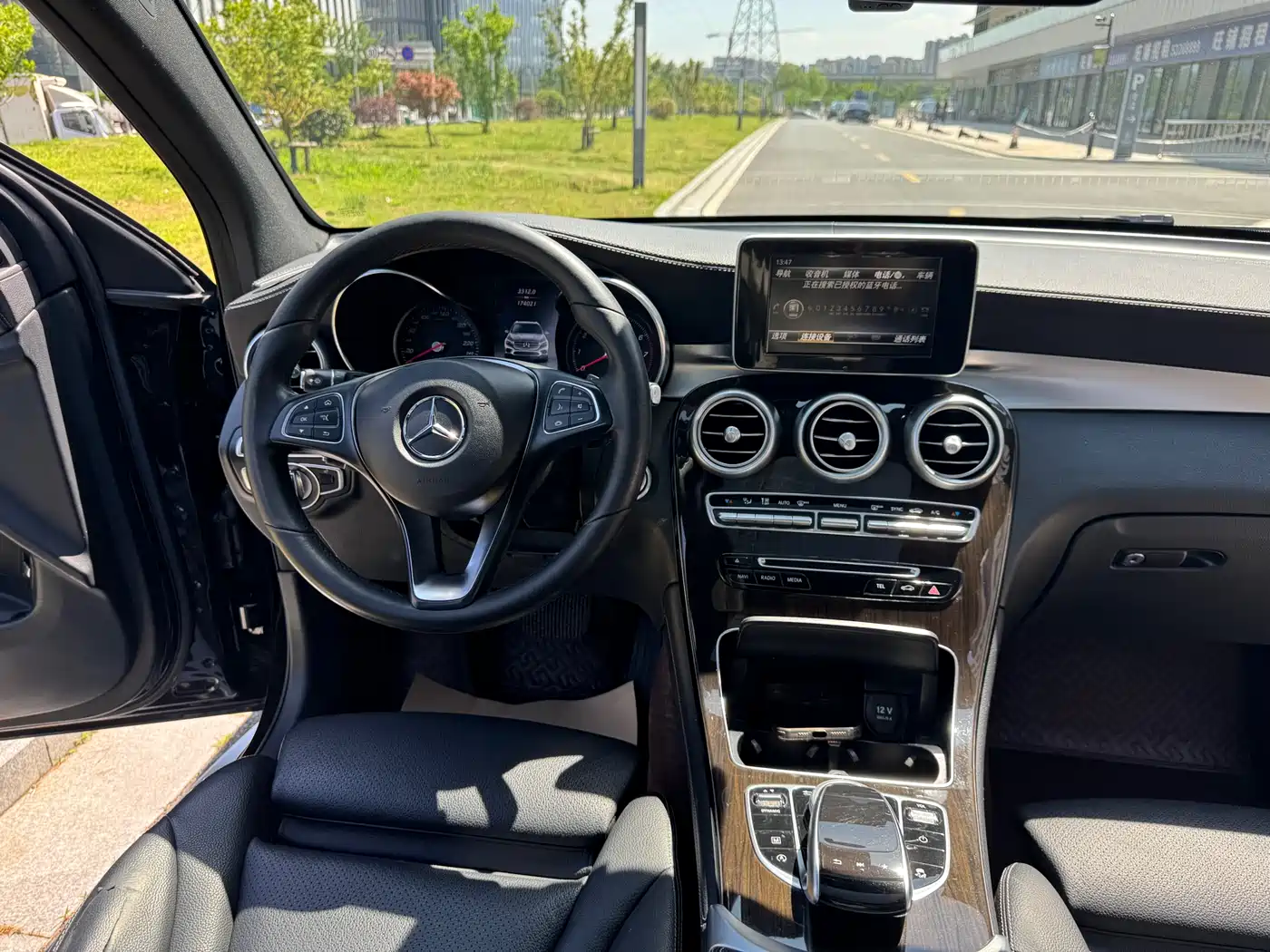 Mercedes-Benz GLC 2019 GLC 260 L 4MATIC Luxury фото 16