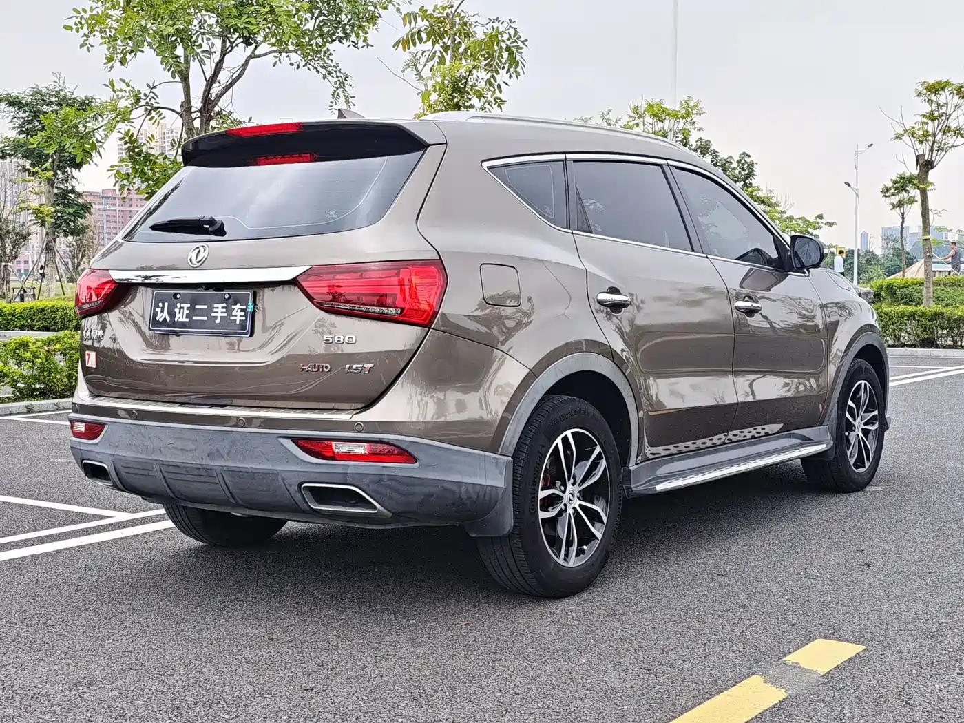 Dongfeng Fengguang Fengguang 580 2018 2017 1.5T CVT Smart Edition