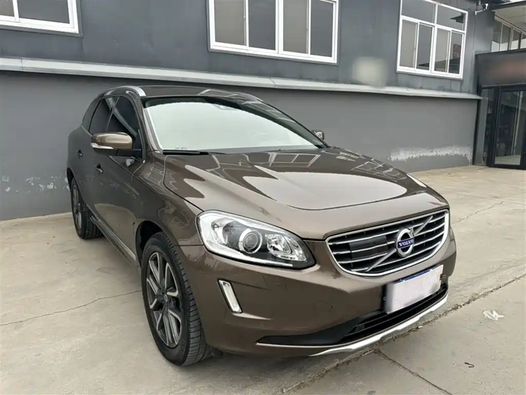 Фото 21 - Volvo XC60